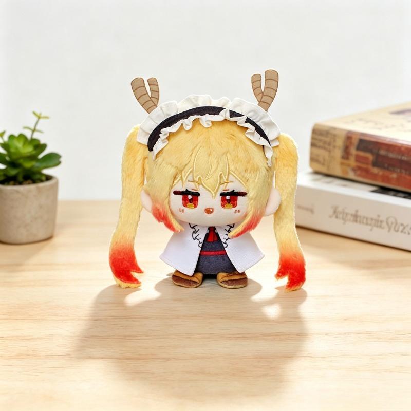 Miss Kobayashi's Dragon Maid Tohru Kanna Sitzende Plüschpuppe Drachenhorn Dienstmädchen-Outfit Anime-Fans Rucksack Anhänger Schlüsselanhänger Geschenk 10cm