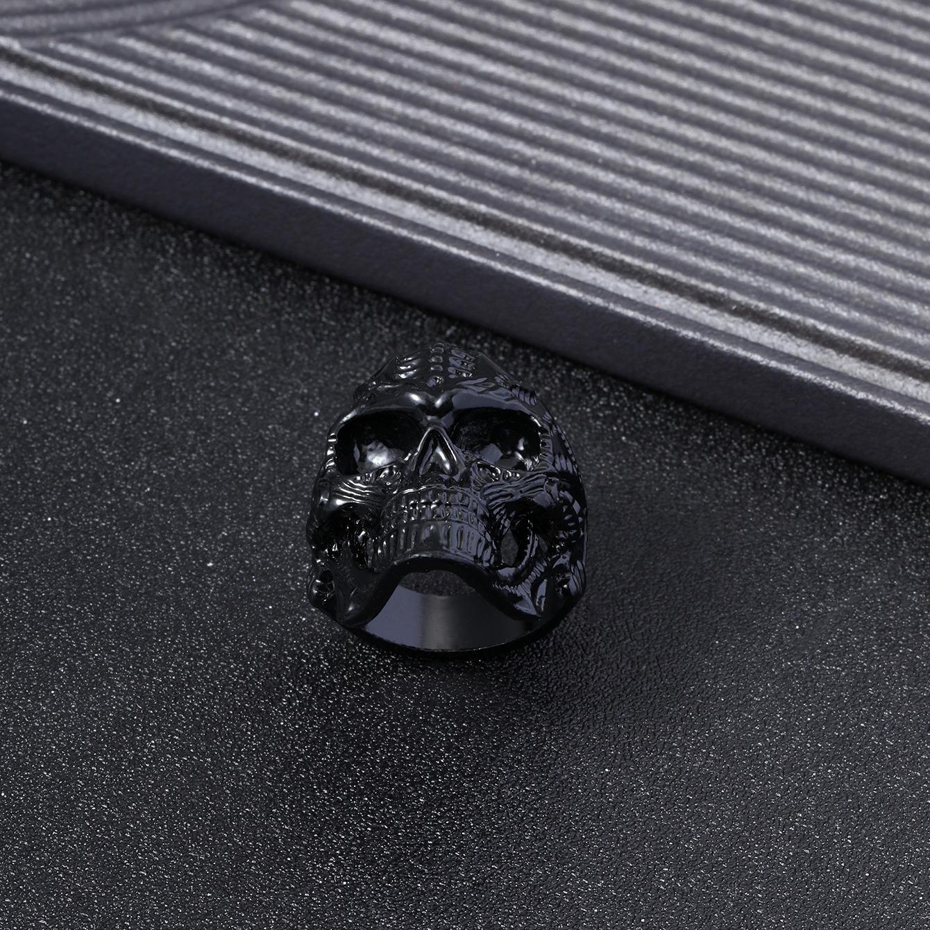 

Мужское кольцо в стиле хип-хоп с резным черепом на Хэллоуин, ювелирные изделия в стиле панк Size 8 чёрный