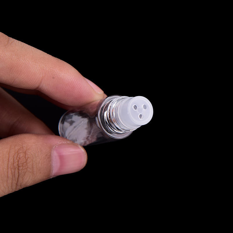 Plastová krabička na make-up se šroubovacím víkem o objemu 3 ml