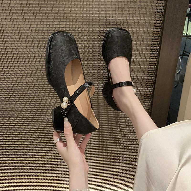 Mode Damen Neue Explosive Einzelne Schuhe Damen Frühling Alles Passend Mittelhoher Absatz Quadratische Sanfte Schuhe Damen