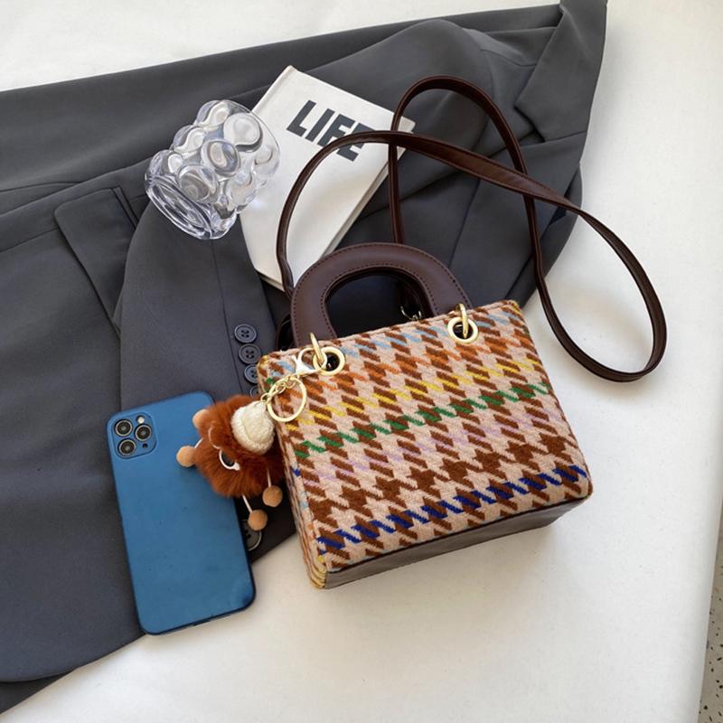 Jesienna i zimowa niszowa wełniana mała torba, prosta i wszechstronna torba na ramię na jedno ramię, torba retro w kratę księżnej Diany