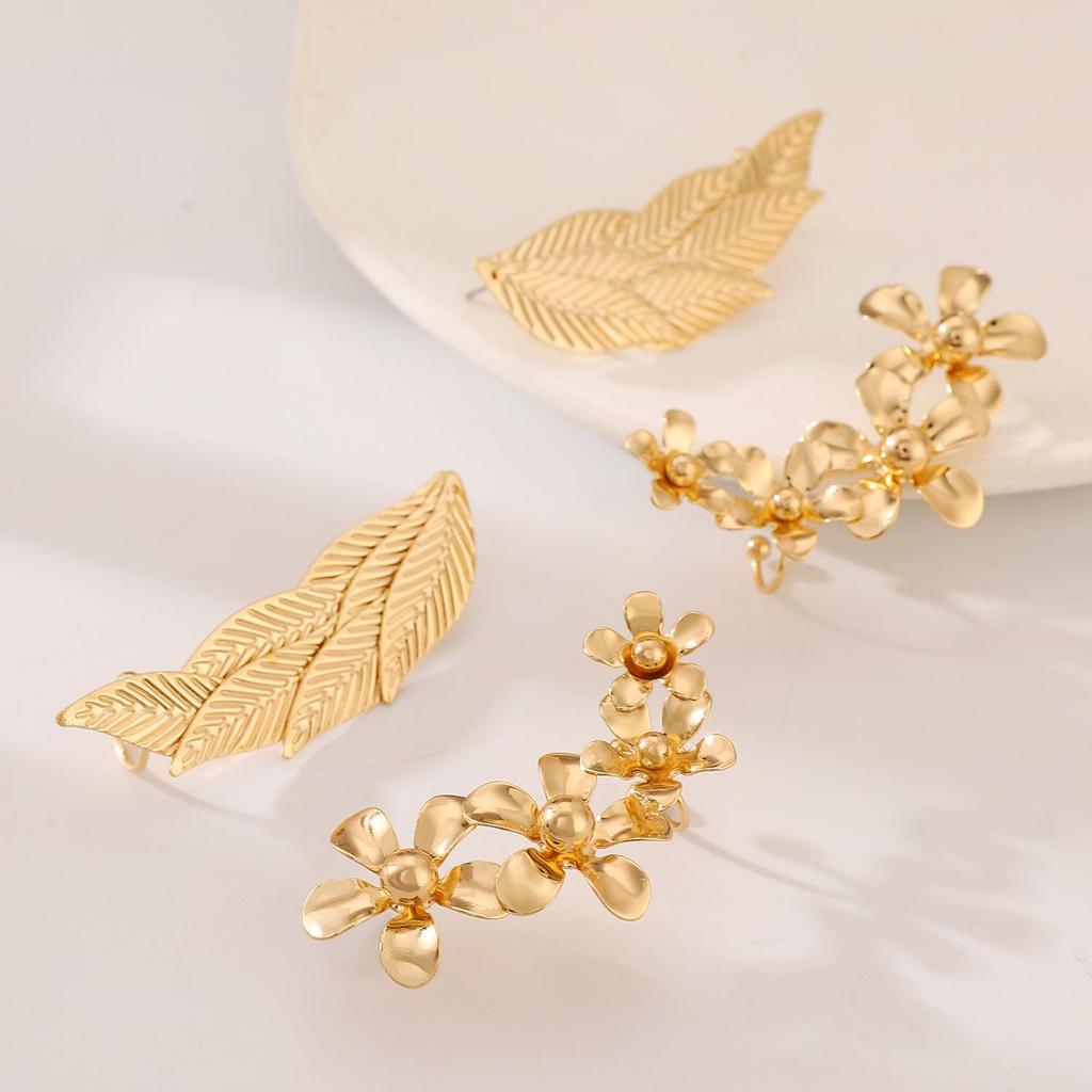 European & American Minimalist Retro Leaf Flower Ear Hook Earrings - Trendy Cross-Border Piercing & Clip-Ons