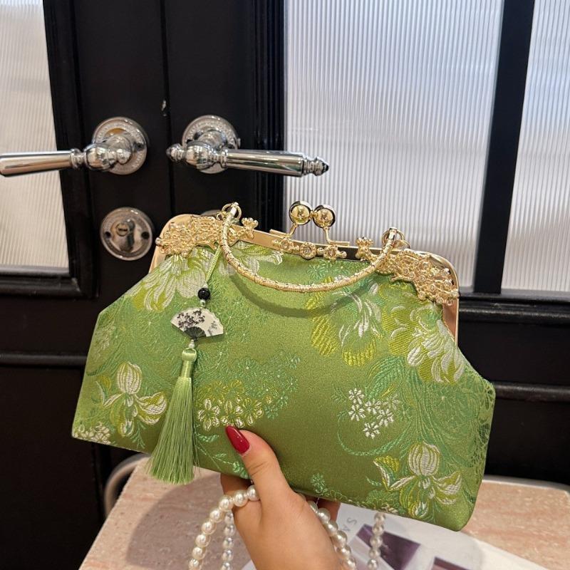 

Chinese Style Embroidered Snap-button Shoulder Bags Cheongsam Traditional Exquisite Women s Handbag Red Bridal Pearl Wedding Bag
