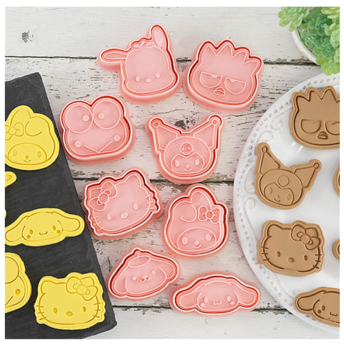 Set of 8 Hello Kitty Cookie Molds, Sanrio Cookie Molds, Cookie Cutters for Biscuits, DIY Baking, Press-Type Cookie Molds, Kitchen, Kids, Prizes, Lunch