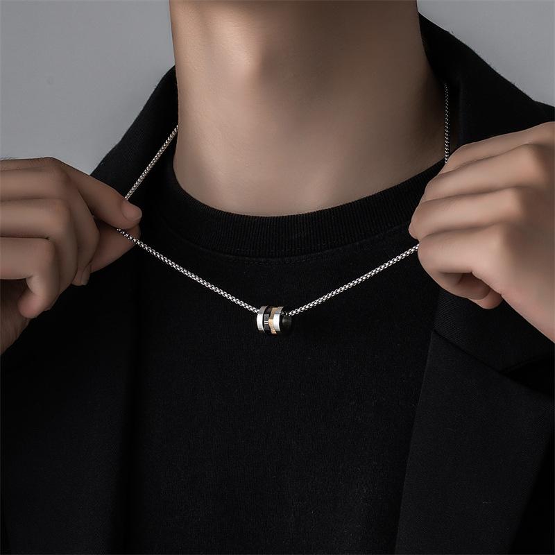 Rotatable small waist titanium steel necklace light luxury niche design high sense Internet celebrity collarbone chain accessories for men and women