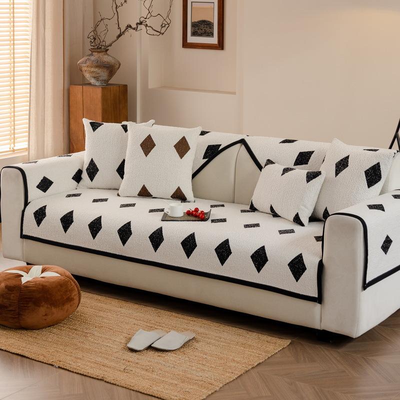 

Medieval sofa cushion autumn and winter new light luxury high-end seat cushion non-slip retro leather sofa cover cover cloth 70*70cm