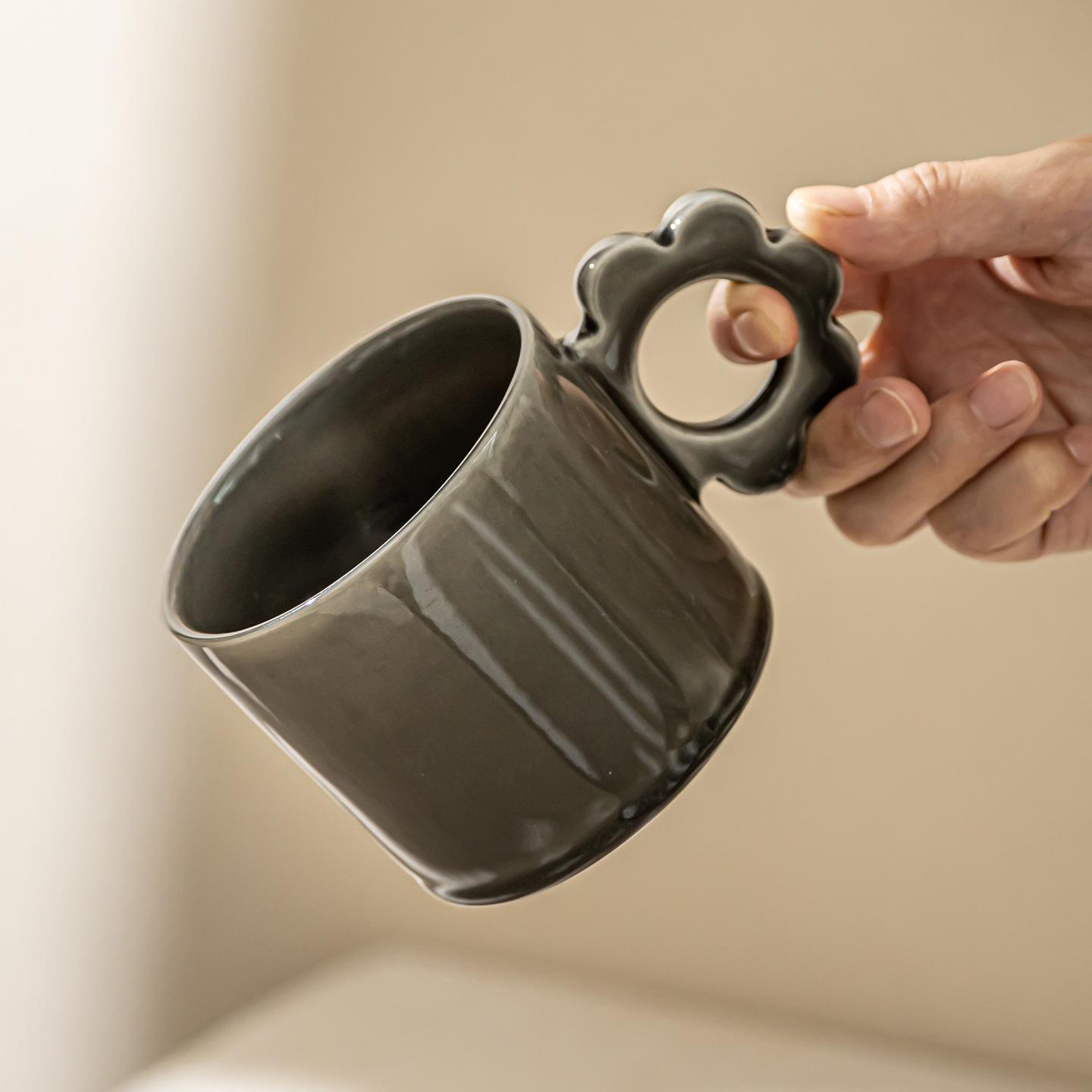 

инс ветер цветок ручка керамическая чашка кружка кружка бытовая кофейная чашка чашка для молока высокая ценность чайная чашка 201-300ml