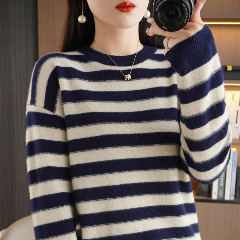 Women's Autumn and Winter Striped Base Layers, Sweaters, Knitwear, Warm Round Necks, Casual and Versatile