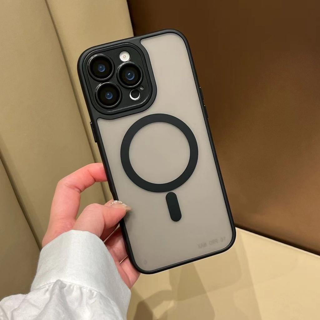 Applicable to iPhone16 mobile phone case 15pro magnetic suction Apple 14promax advanced sense 13 men's all-inclusive protective case