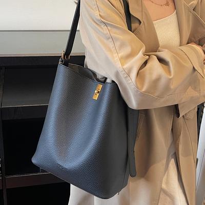Retro Fashion Large Capacity Shoulder Bag Women 2025 New Casual Versatile Underarm Bucket Bag Commuter Messenger Bag