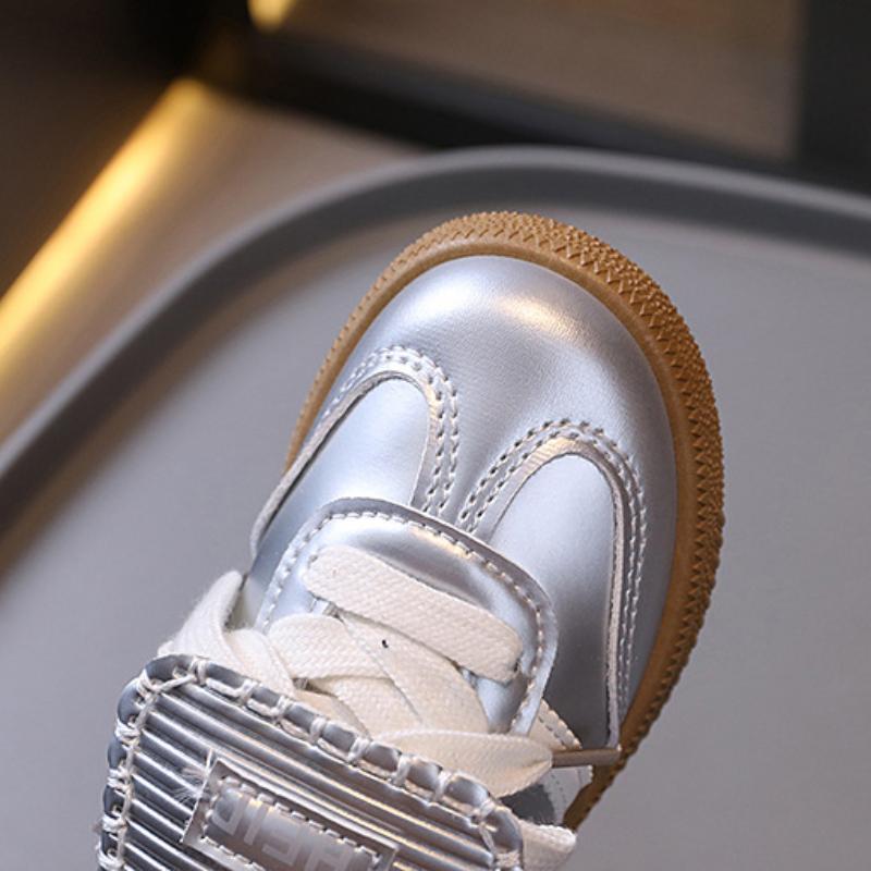Spring and Autumn New Boys and Girls Sports Shoes Solid Soft Sole College Style Casual Sports Shoes