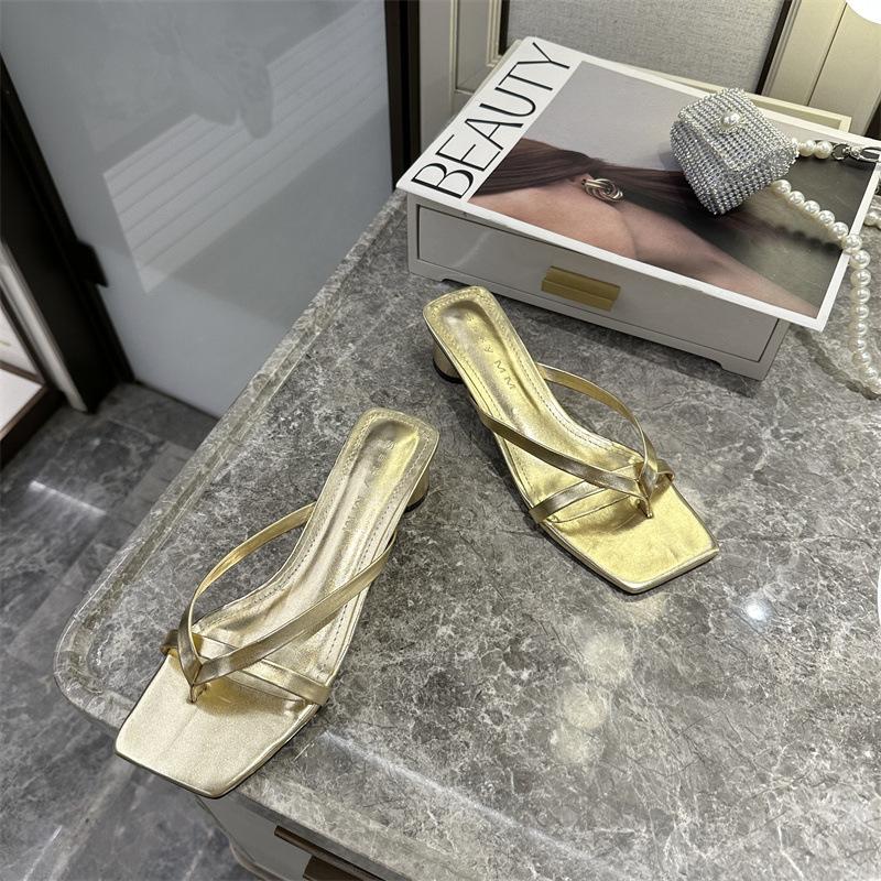 In the spring and autumn of 2025, the new thick-heeled simple fairy cool slippers women's shoes are fashionable and medium-heeled French cool