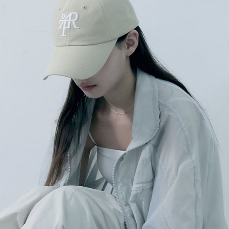 Oart Signature Typo Stitch Cap [BEIGE]