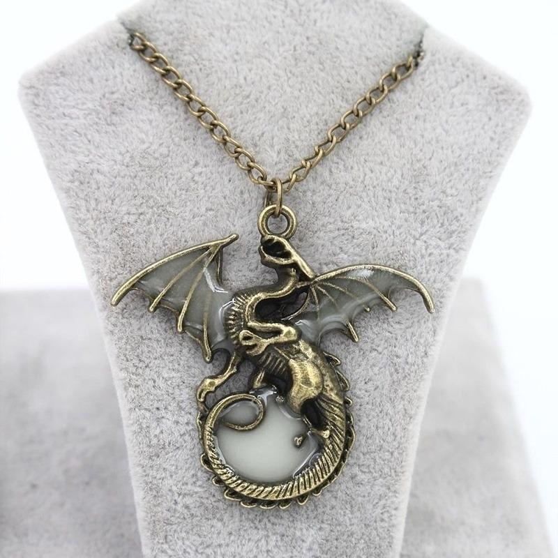 2023 Fashion Retro Luminous Fairy Dragon Luminous Pendant Necklace Magic Steampunk Exquisite Gift Raw Crystal Jewelry Gifts