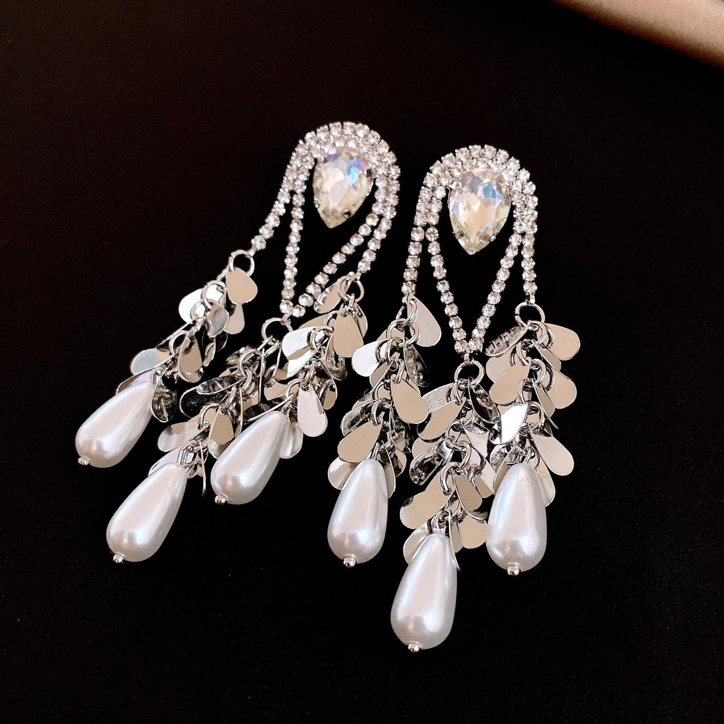 

18k electroplated European and American diamond-encrusted water drop fringed pearl earrings, stud earrings, women s earrings.