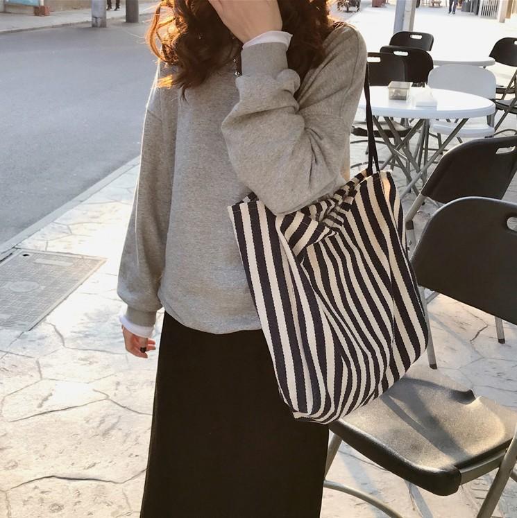 

T large capacity Korean version classic retro striped shoulder bag chic simple canvas bag tide street shot cloth bag