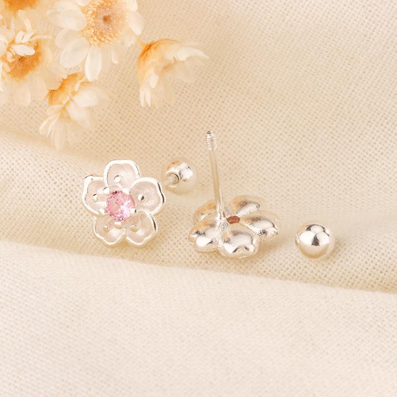 Minimalist Lotus Flower Stud Earrings For Women Elegant Rhinestone Embedded Fresh Floral Jewelry