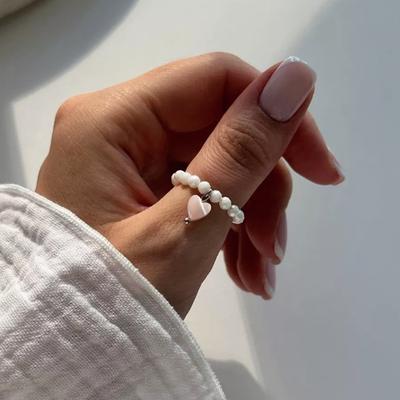 Vintage String of Beads Elastic Cord Heart Shape Shell Pendant Rings for Women Elegant Round Bead Rings Jewelry Gift