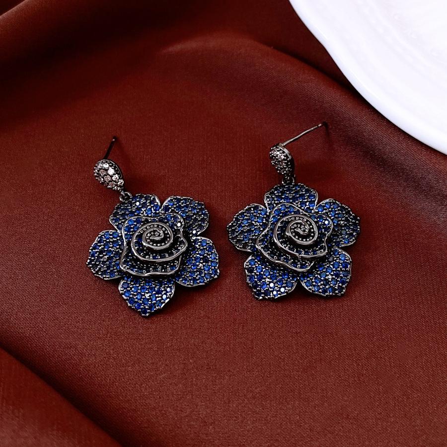 

Medieval Vintage Silver Needle Zircon Flower Pendant Earrings Retro Court Style Stud Earrings Exquisite High-end Earrings
