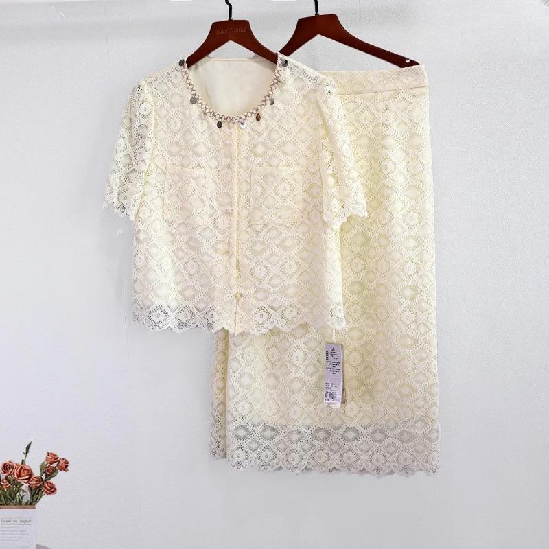 

Женский минималистичный кремовый кружевной комплект из двух предметов с фестончатым краем M белый