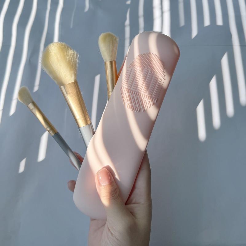 Magnetic Silicone Makeup Bag & Brush Holder - Dustproof & Easy to Clean