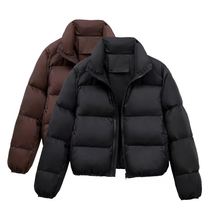 La nuova giacca da donna autunnale e invernale a tinta unita corta stile Kendou è alla moda, spessa e calda, con cerniera, imbottita e trapuntata.
