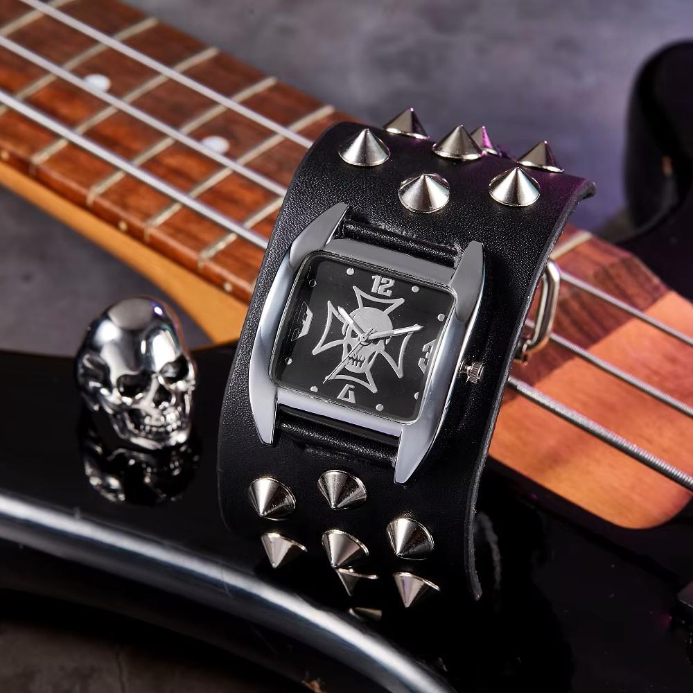 Retro Vintage Street Hip Hop Punk Rock Gothic Biker Uhr Quarz Stud Wasserdicht Männer PU Leder Armband Niet Ghost Skull Halloween