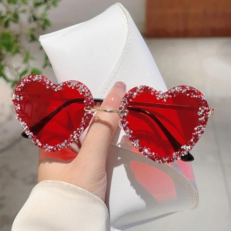 Heart Shaped Sunglasses with Rhinestones Women  New Fashion Decorative Sun Glasses Chic Sweet Beach Vacation Shades