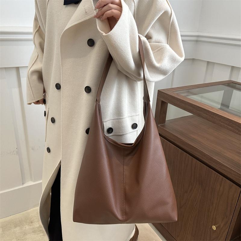 Fashionable Everyday Tote Bag For Women Spacious And Stylish Pu Bag Available In Black Khaki Brown