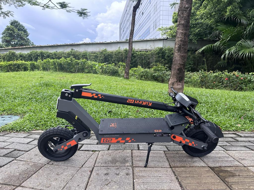 Kukirin G2 Folding Electric Scooter, 800W Motor, 45km/h, 48V 15.6Ah Battery, Dual Disc Brake, 10 Inch Vacuum Tire