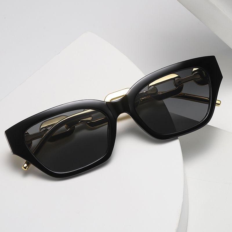Retro Small Frame Cat Eye Chain Sunglasses for Women Fashion Outdoor Street Shoot Model Glasses