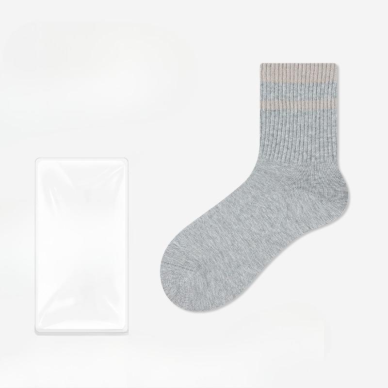 Female Spring and Autumn Fashion New All Purpose Two Bar Movement In The Tube Pile Socks