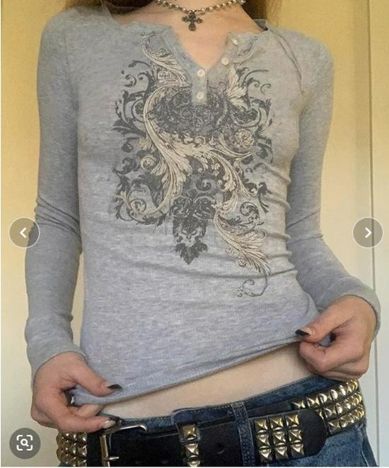 2026 Retro Skull Print Striped Long Sleeve Y2K Fashion Top for Women