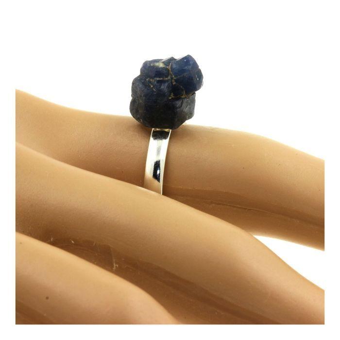 Pierres et Minéraux. Bague Saphir brut plaqué argent. 17.75 ct. Taille réglable.