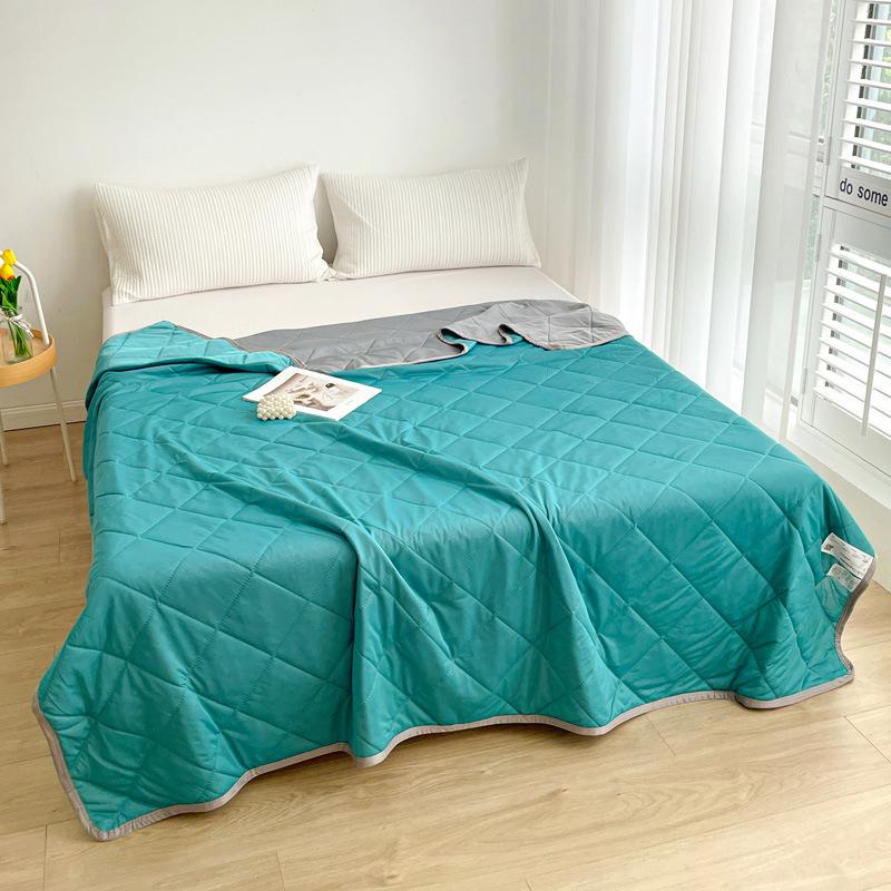 Class A Ice Silk Cooling Summer Quilt - Solid Color, Machine Washable, Thin Gift Quilt for Single and Double Beds