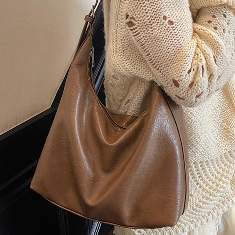 Large-capacity Commuter Handbag Fashionable and Retro Shoulder Bag Casual and Trendy Underarm Tote Bag
