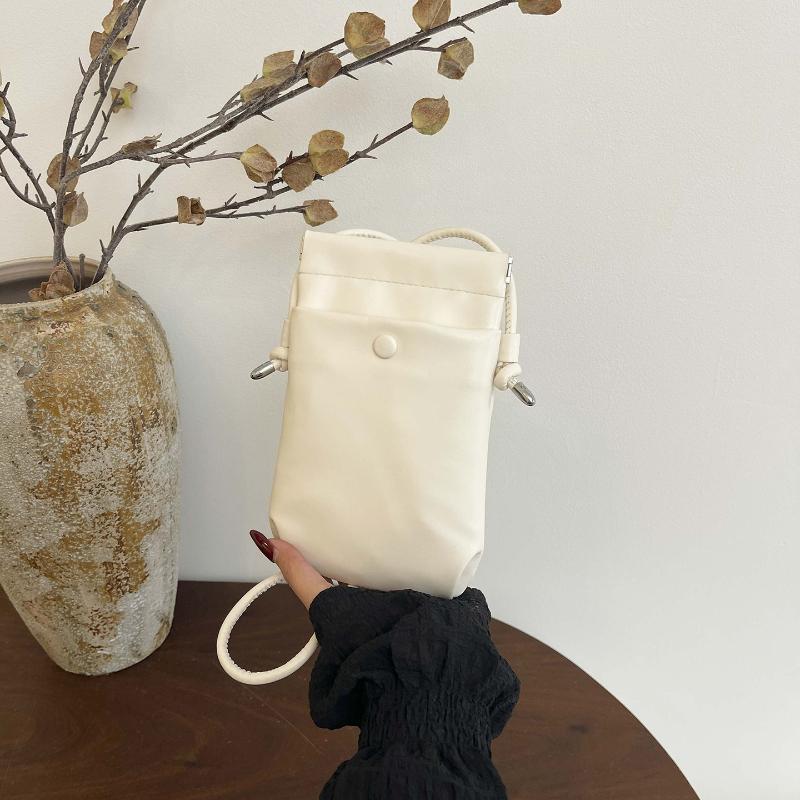 Trendy Spring Shoulder Bags for Women Fashiable and Versatile Crossbody Small Square Purse Minimalist Stylish Phe Bag