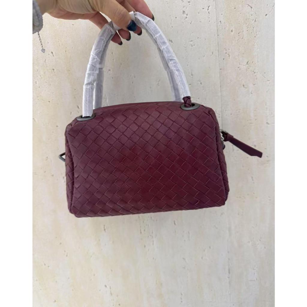 Trendy Women's Bag Versatile Woven Top Layer Sheepskin Hand-woven Hand-carried Cross-body Pillow Wrap Sheepskin Weaving