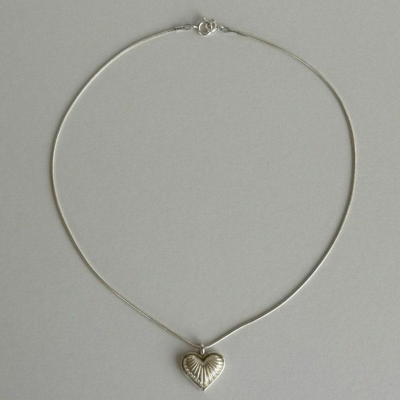 THE BORING Stripe Heart Necklace