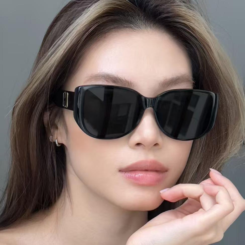 High Quality Polarized Women'S Sunglasses  Material Uv400 Protection Trendy Sun Glasses Seaside Travelling Men Sun Glass
