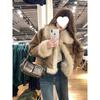 Retro Koreanischer Stil Flauschige Leder- und Pelz-Kurzjacke in Braun zum Schlankmachen für Damen - Herbst/Winter Duftkollektion.