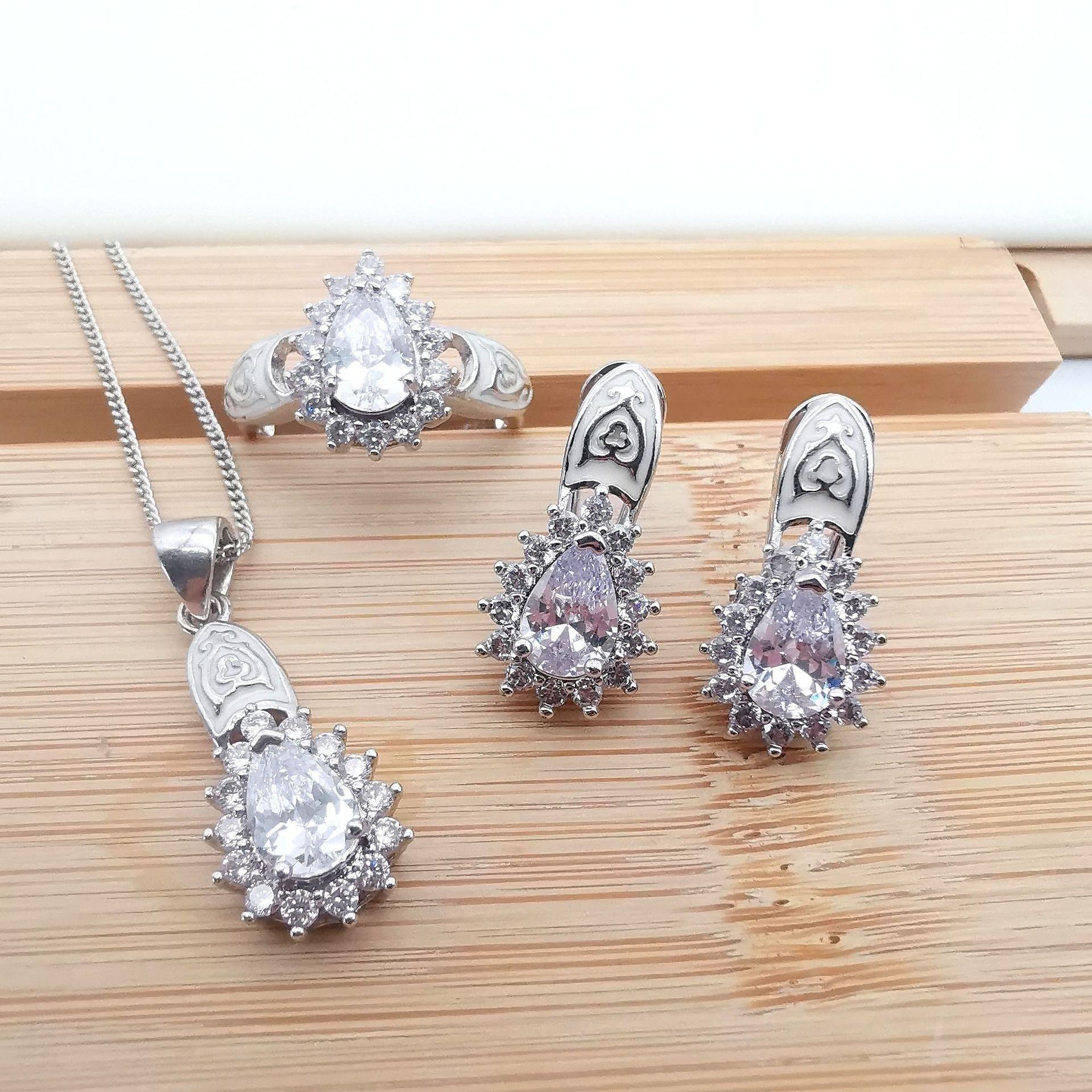 

Набор украшений из трех предметов, грушевидной формы, в ретро этническом стиле, с цветочным узором, цвет капельной эмали size 10 белый