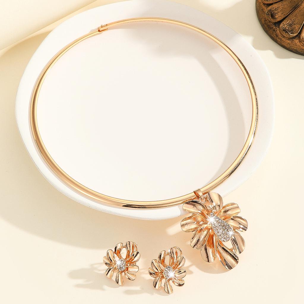 Fashion Diamond Studded Water Droplet Necklace Earrings Two,piece Set