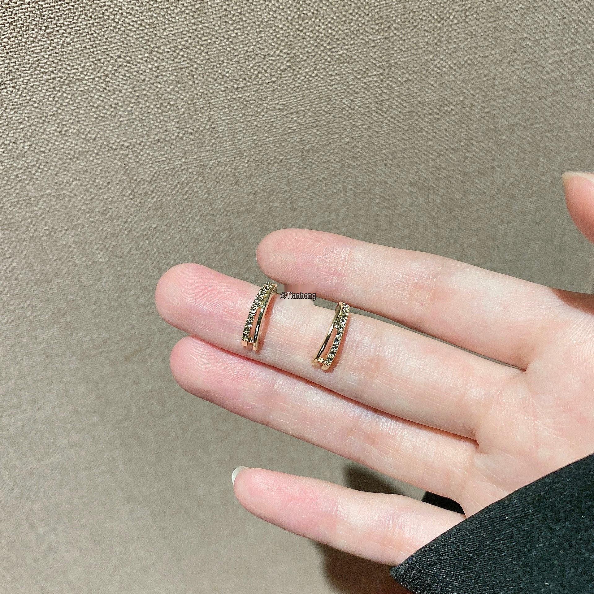 

Женские мини-серьги-гвоздики - Элегантный, минималистичный стиль инфлюенсера