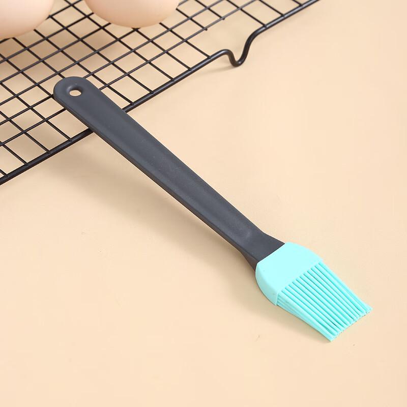 Силиконовая кисть ZISIZ с удлиненной ручкой