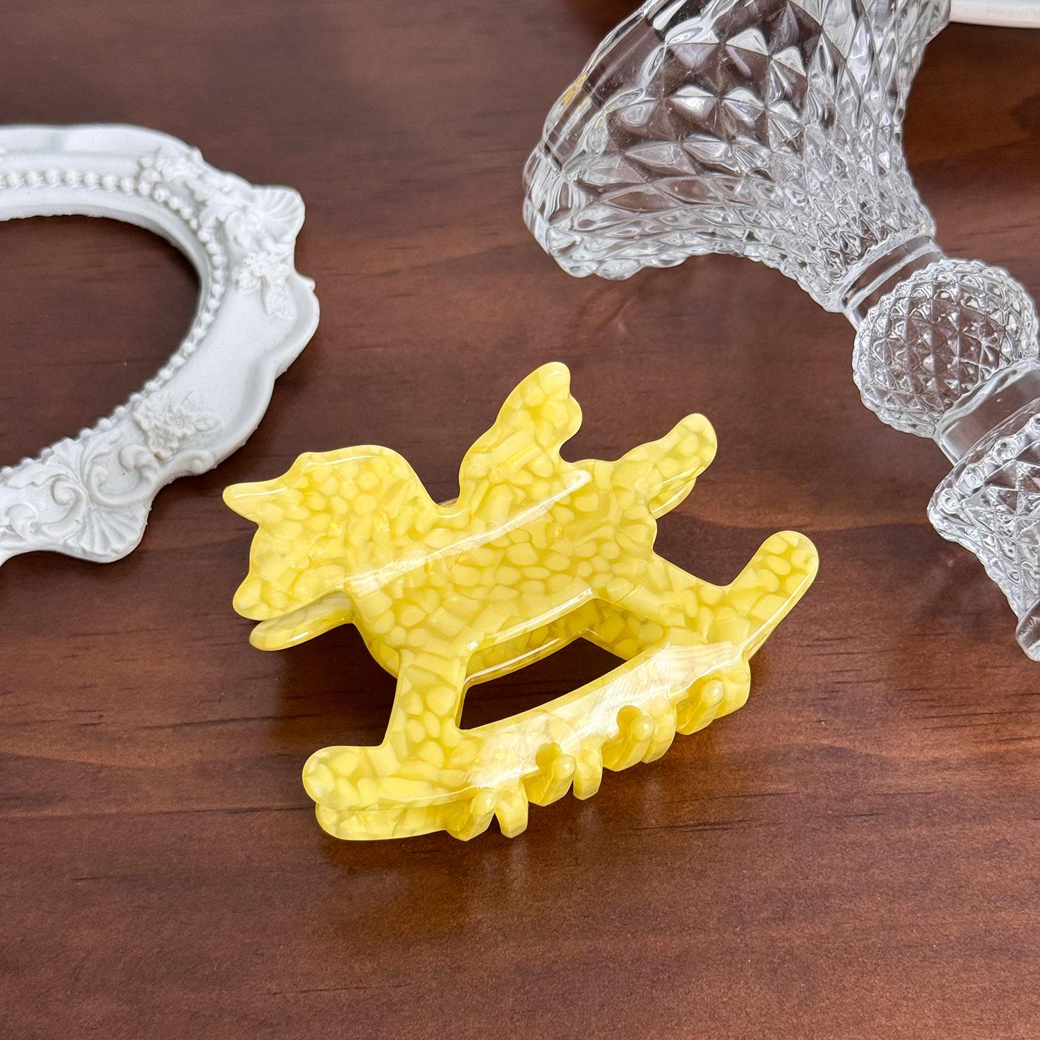 

Unique Medium Doweish Size Hair Claw Clip In Geometric Styles For Elegant And Looks Contemporary Yellow7.7cm