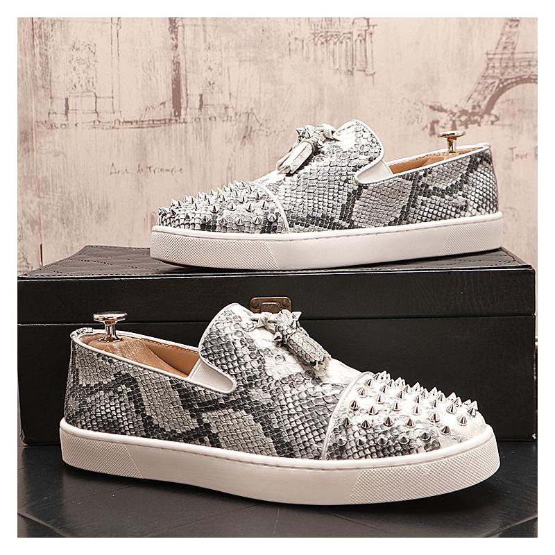 Mode homme pointes chaussures cloutées slip-on imprimé peau de serpent rivets chaussure cuir souple ballerines glands mocassins chaussures de créateur homme