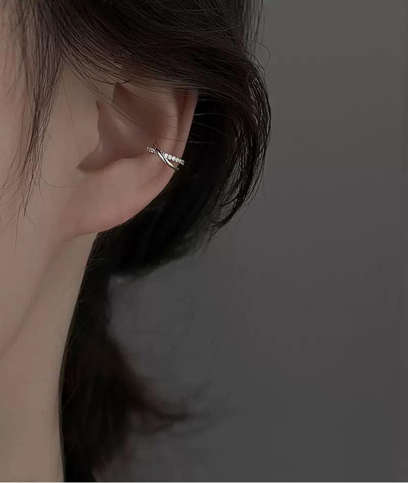 Elegantní geometrické náušnice na ucho pro ženy - Trend 2023, není potřeba piercing