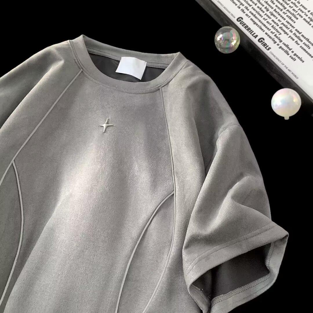 

Футболка мужская из толстого материала с наплечниками и застежкой-молнией в стиле ретро 2024 года — короткий рукав, летний тренд Medium серый