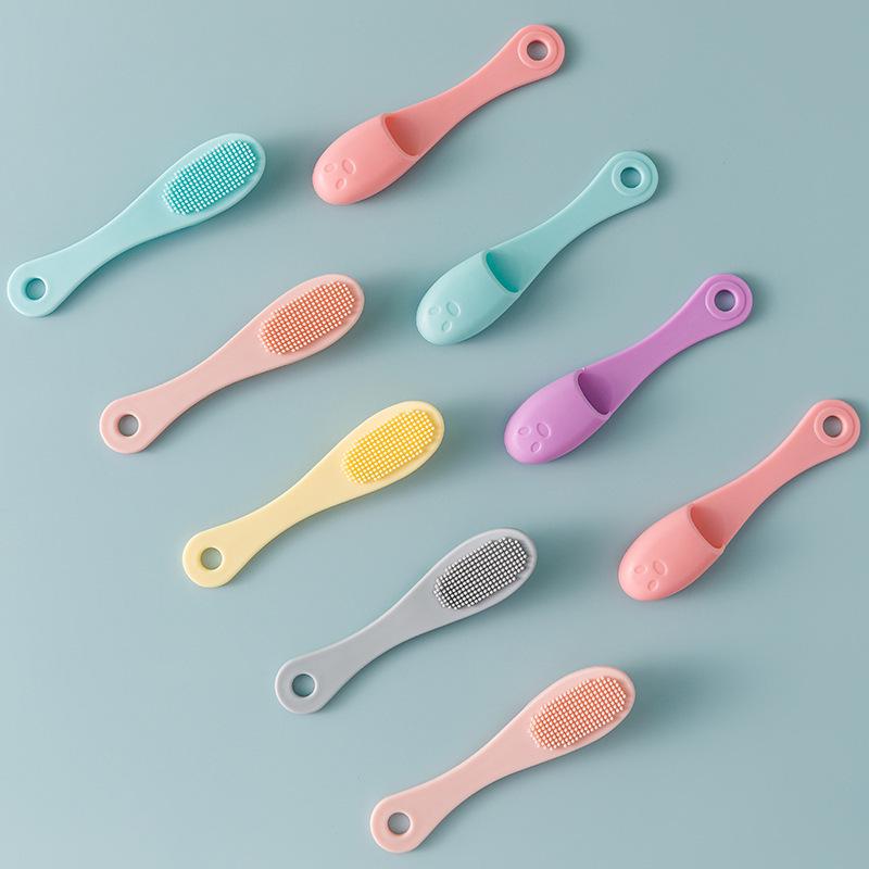 Silicone Facial Cleansing Brush with Soft Bristles for Blackhead and Pore Cleaning